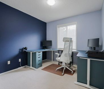 Fully Furnished 2 Bedroom Townhouse In Citadel – Move In Ready - Photo 4