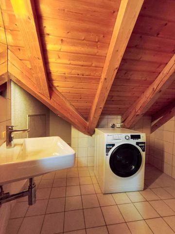 Grosszügige teilsanierte 3,5 Zi-Dachwohnung zu vermieten - Photo 5