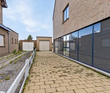 Ruim duplex appartement met drie slaapkamers en garage. - Foto 5