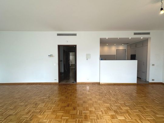 Prachtig appartement in centrum Beveren met zicht over de Markt - Photo 1