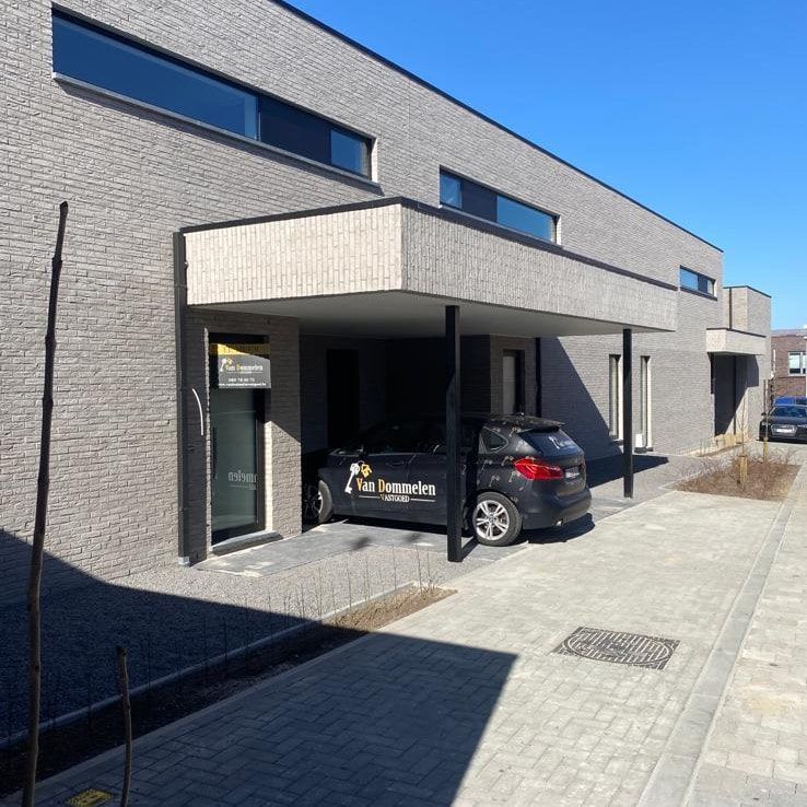 TE HUUR: Hillenstraat 24, 3960 Bree (stadswoning met 3 slk) - Photo 1