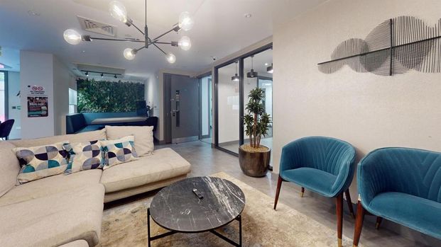 1 bedroom in a flat share to rent - Photo 1