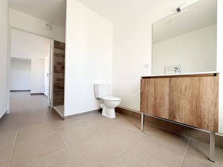 Appartement 2 pièces - 49.80 m2 - Centre-ville Salon de Provence, - Photo 5