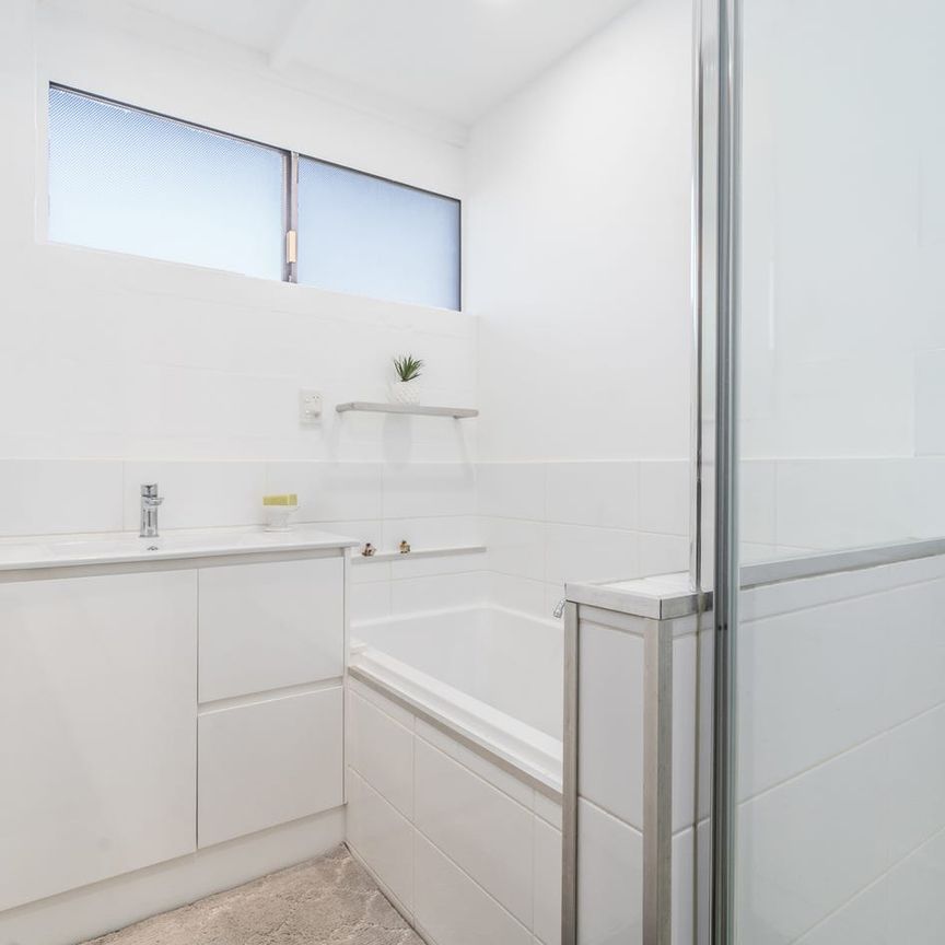 Well located 3 Bedroom Family Home - Photo 1