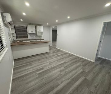 Freshly Renovated Three Bedroom Family Home&excl; - Photo 3