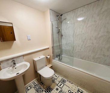 2 bedroom semi-detached house to rent - Photo 2