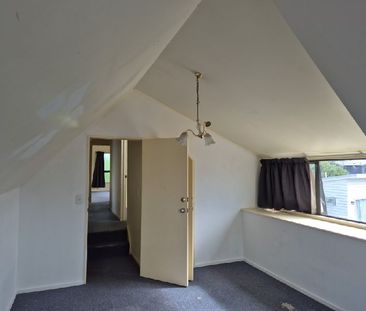 Two storey family home - Photo 2