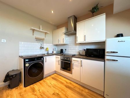 2 bedroom flat to rent - Photo 3