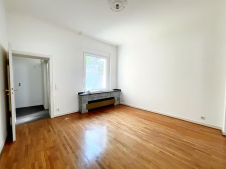 GROßZÜGIGE 2-ZIMMER WOHNUNG IN KREFELDER INNENSTADT ZU MIETEN! - Photo 3