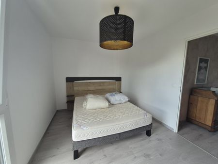 Location Appartement 3 pièces 70m² LILLE 59000 - Photo 2