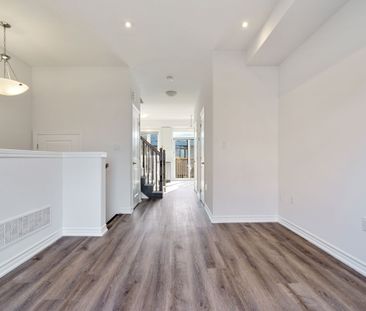 For Lease - 461 Blackburn Drive Unit# 41, Brantford, Ontario - Photo 6