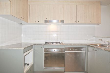 Modern Apartment in the Heart of Chatswood &ast;&ast; Available 12&sol;02&sol;25 &ast;&ast; - Photo 4