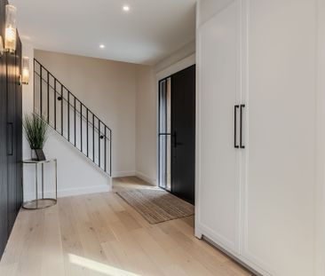 For Lease - 3029 Eva Drive, Burlington, Ontario - Photo 3