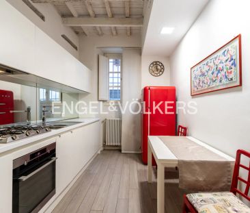 Elegante Appartamento con Corte privata e Garage esclusivo - Photo 3