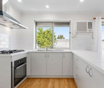 Charming Two-Bedroom Home in a Peaceful, Family-Friendly Setting - Photo 5