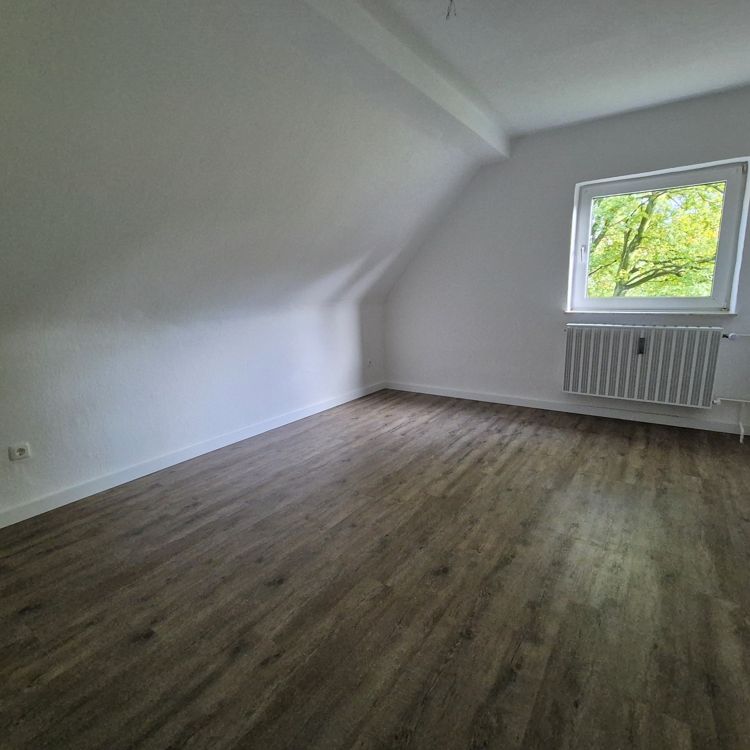 Ideal für Singles – Schicke Dachgeschosswohnung! - Photo 1