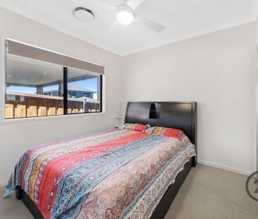 Ideal Family Living! - Photo 4