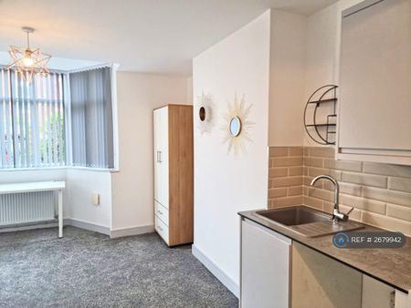 Studio to rent - Photo 3