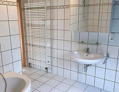 Dachgeschosswohnung mit Extras! - Photo 1