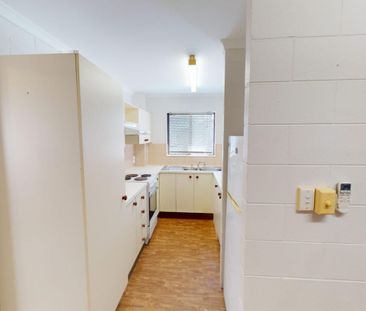 CHARMING APARTMENT IN PRIME LOCATION! - Photo 2