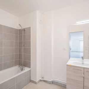 Rental Apartment Bordeaux Saint-Jean - Photo 2