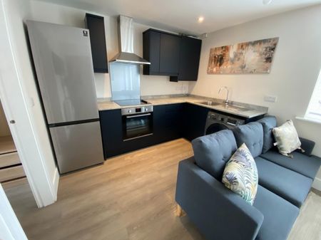 3 bed Apartment for Rent - Photo 4