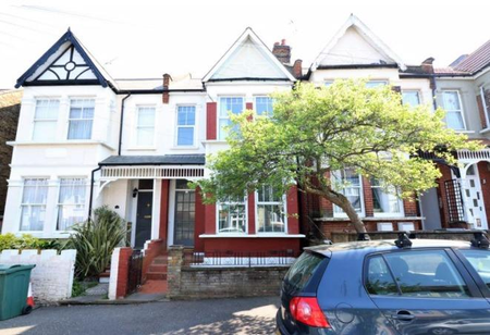 4 bedroom terraced house to rent - Photo 4