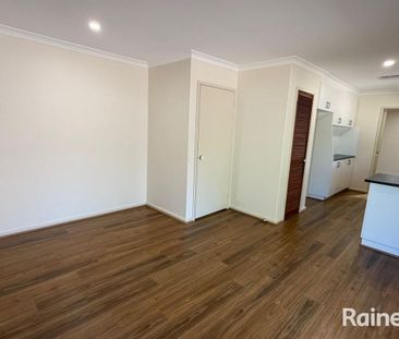 Freshly Renovated Family Home with 1-Bed Granny Flat - Photo 3