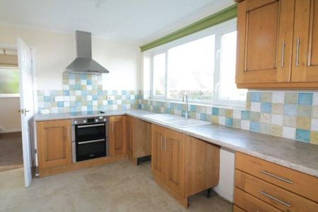 4 bedroom detached house to rent - Photo 5