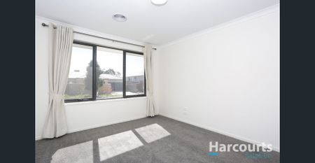 Stunning 4-Bedroom Home in Doreen - Photo 5