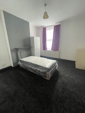 Room in a Shared House, Gillott Road, B16 - Photo 3