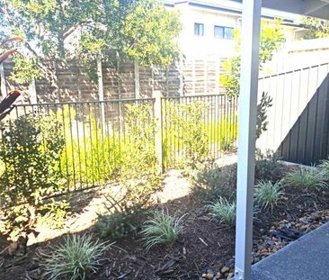 AVAILABLE 16/01/26 - 3 BEDROOM 2 BATH TOWNHOUSE WITH DUCTED AIR - Photo 2