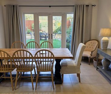 4 bedroom detached house to rent - Photo 3