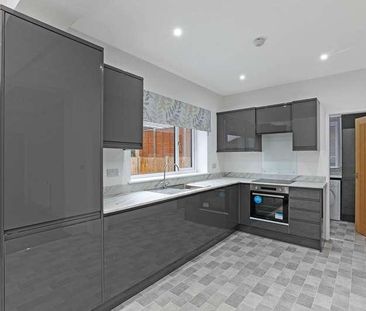 Sunnyside, Tingley, WF3 - Photo 1