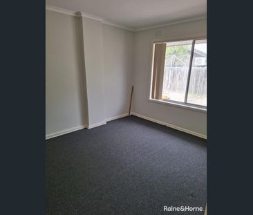 Two Bedroom Unit in Prime St Albans Location - Photo 1
