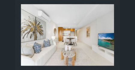 Parkland facing split level apartment in prime Waterloo location - Photo 2