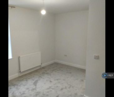 2 bedroom end of terrace house to rent - Photo 1