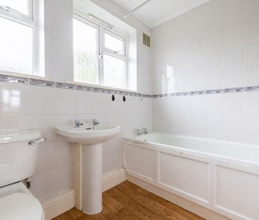 3 bedroom maisonette to rent - Photo 2