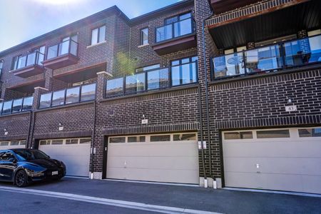 For Lease - 41 Steamboat Way, Whitby, Ontario - Photo 4
