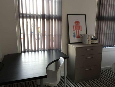 9 Bed End Terrace, Kensington, L7 - Photo 5