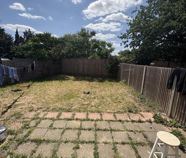 1 bedroom in a house share to rent - Photo 6