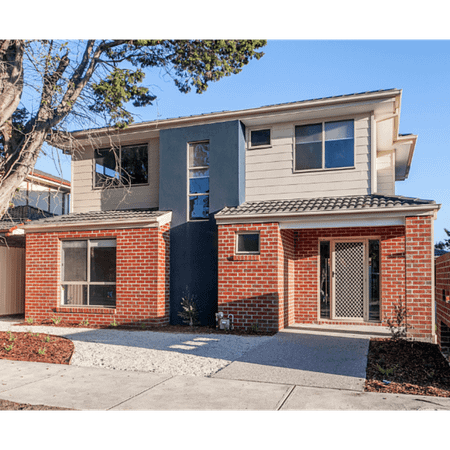 Spacious Townhouse - heart of Pascoe Vale! - Photo 4
