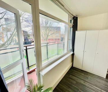 3 Bed Flat, Temple House, SW11 - Photo 3