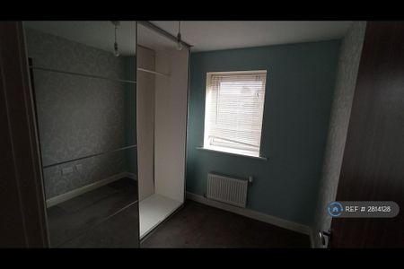 3 bedroom semi-detached house to rent - Photo 4