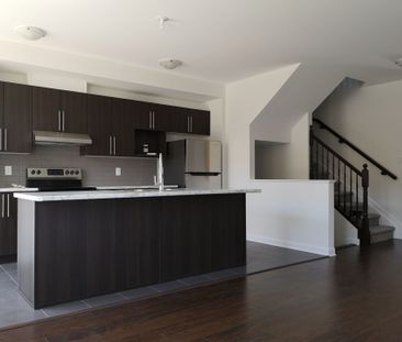 For Lease - 127 Gardenpost Terrace, Orleans - Cumberland and Area, ... - Photo 1