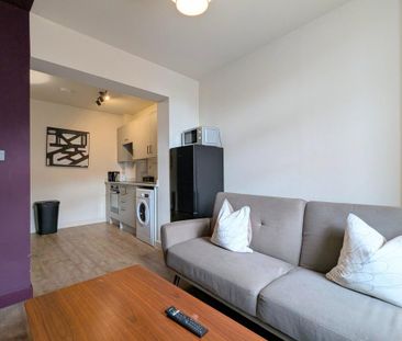 2 bedroom apartment to rent - Photo 3