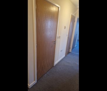 2 Bed Flat, Wyck Beck Road, BS10 - Photo 4