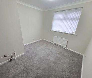 2 bedroom ground floor flat to rent - Photo 2