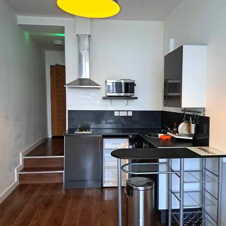 Studio to rent - Photo 1