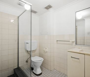 Relaxed Living in a Quiet North Wollongong Pocket - Photo 4